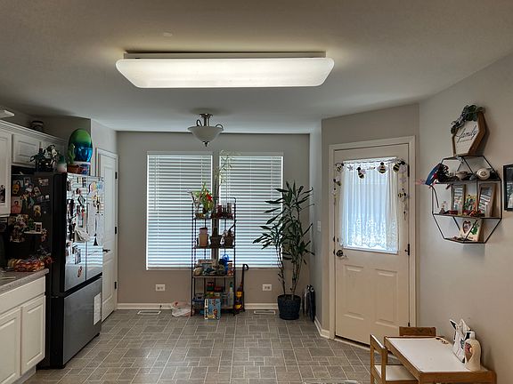 4th image of 1009 Reserve Dr