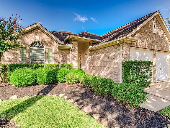 3rd image of 11019 Rivercroft Ln