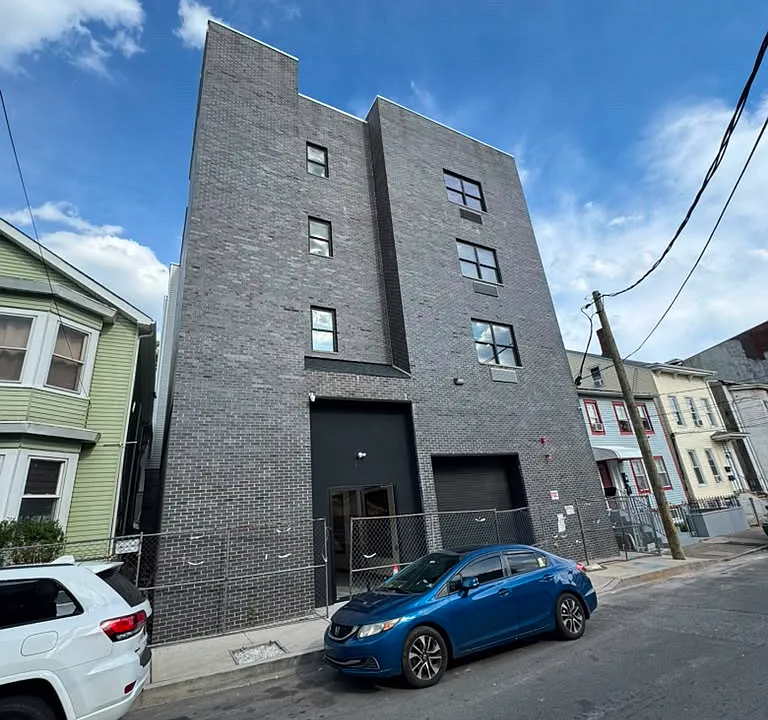 445 Summer St #1