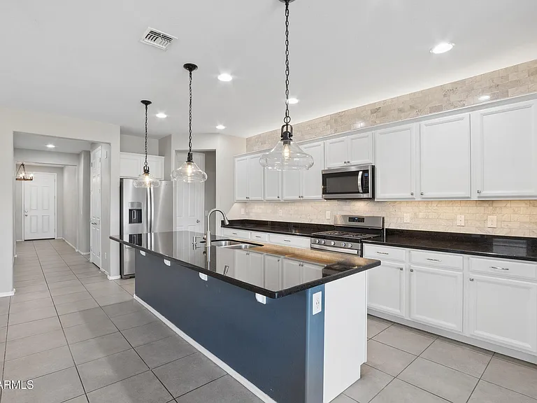 17766 W Granite View Dr — Photo 5
