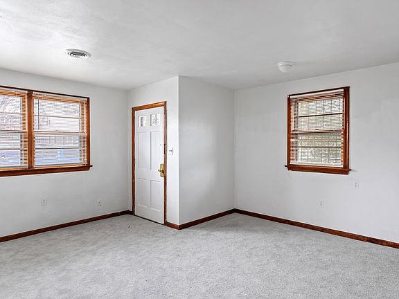 4th image of 9268 Buckman Ave #B