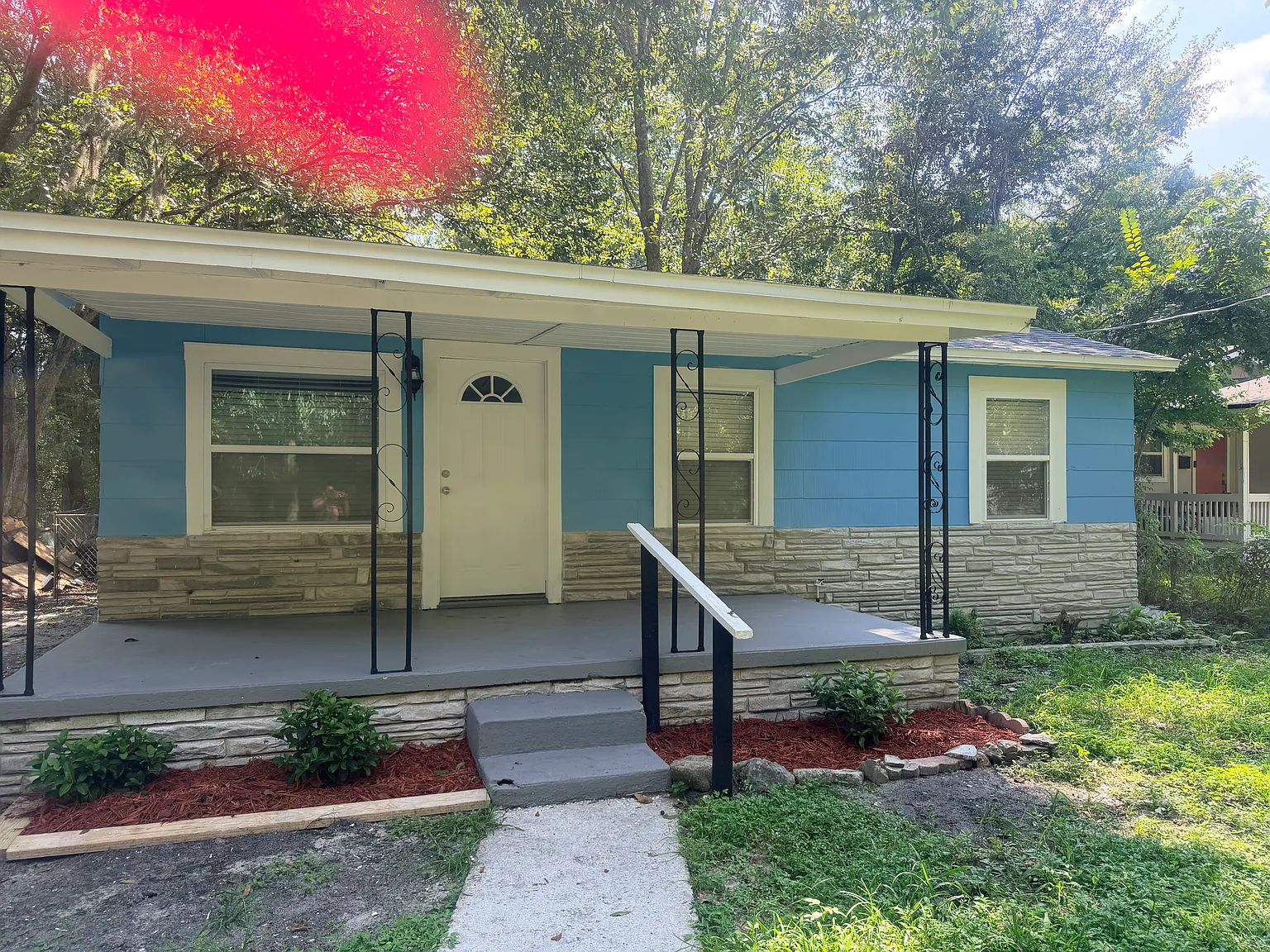 3 bed, 852 sqft, $1,400 — Photo 1