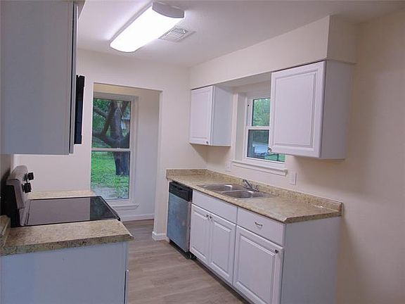 2nd image of 9907 Bluffcreek Dr