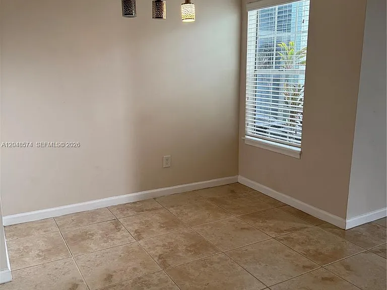 1205 Crystal Way #E — Photo 4