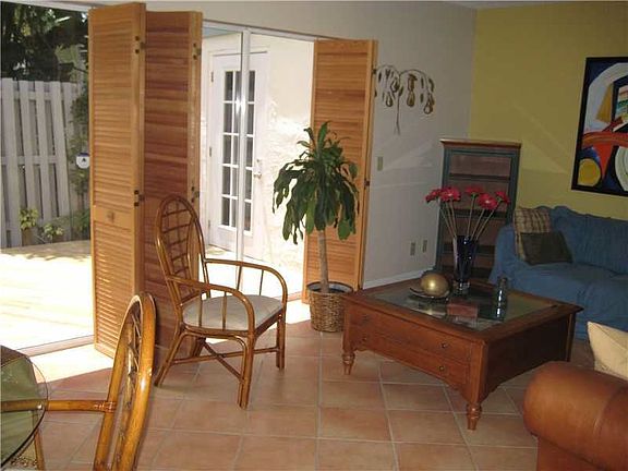 4th image of 1369 Cottonwood Cir