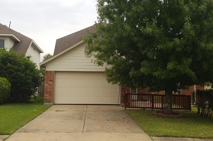 1st image of 7410 Village Lake Dr
