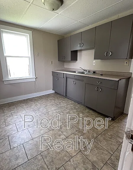 1265 S Galena Ave — Photo 7