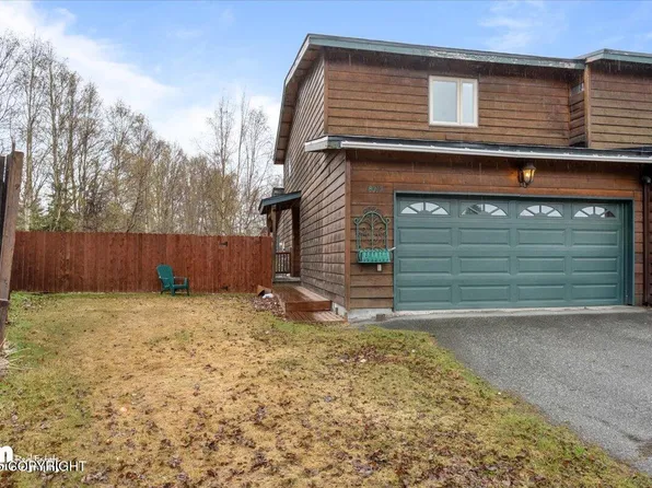 8017 Fairwood Cir, Anchorage, AK 99518