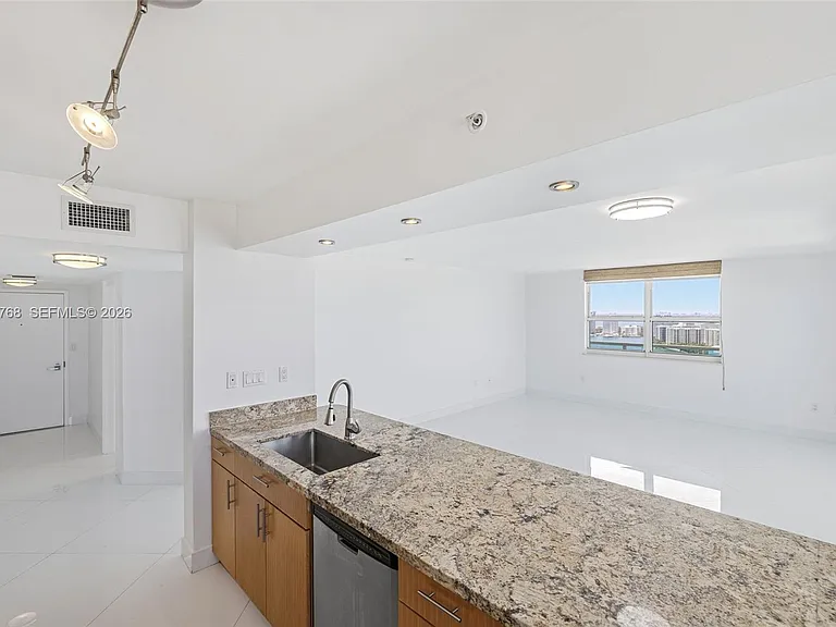 650 West Ave #2912 — Photo 14