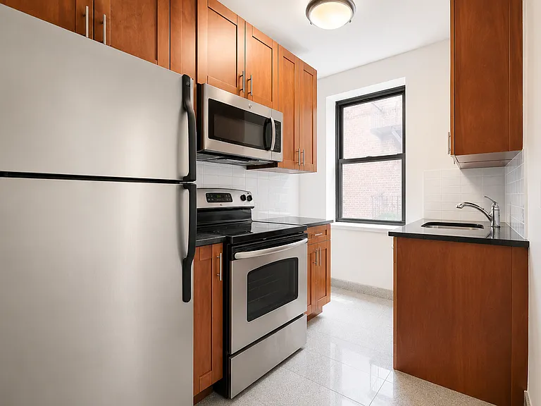 700 Fort Washington Ave #5F — Photo 11