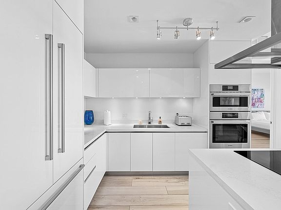 3rd image of 155 E Boca Raton Rd #1019