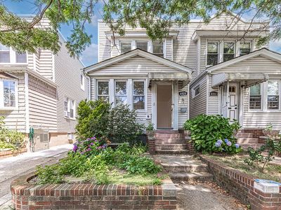 6929 67th Pl, Ridgewood, NY, 11385