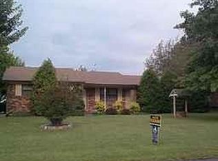 1116 N Henry St, Avon, IN