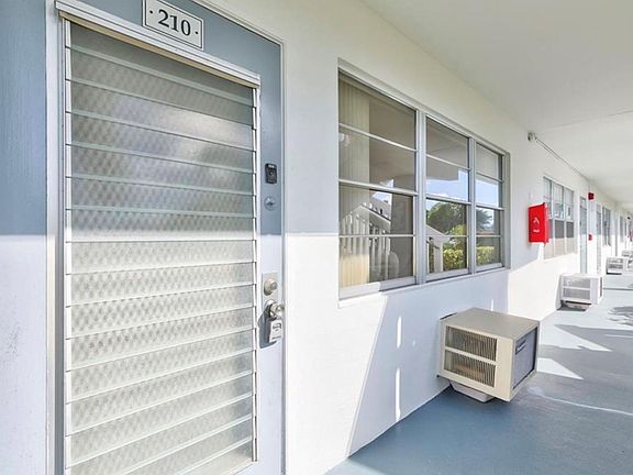 2nd image of 210 Newport M #210