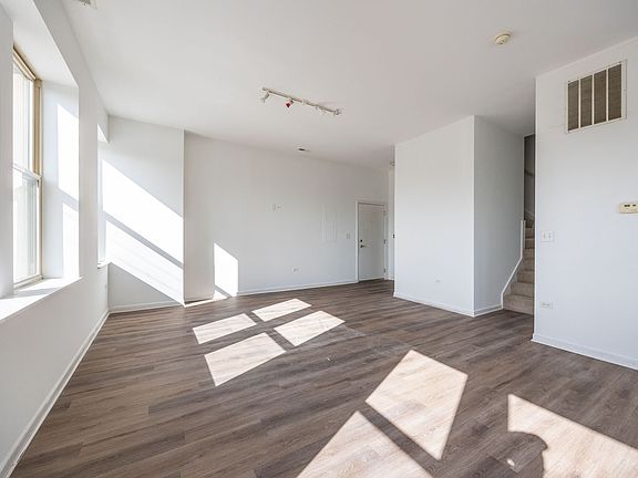 3rd image of 2700 W North Ave #206