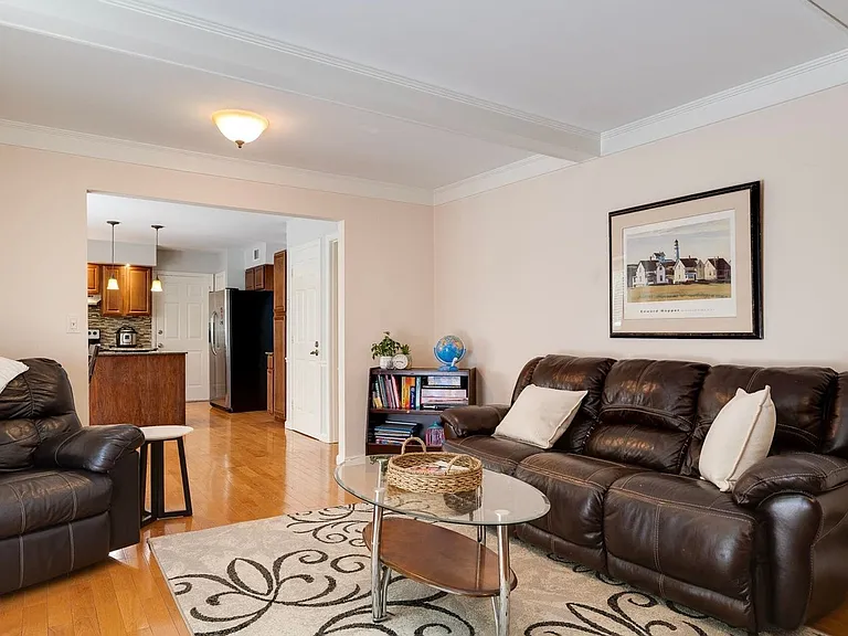 9802 Tamarisk Pkwy — Photo 15