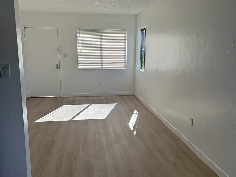 729 B Ave — Photo 8