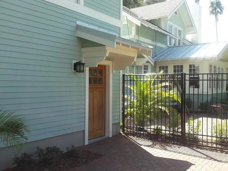 105 14th Ave NE #1 — Photo 11
