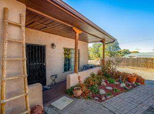 17 Camino San Ysidro, Santa Fe, NM 87506