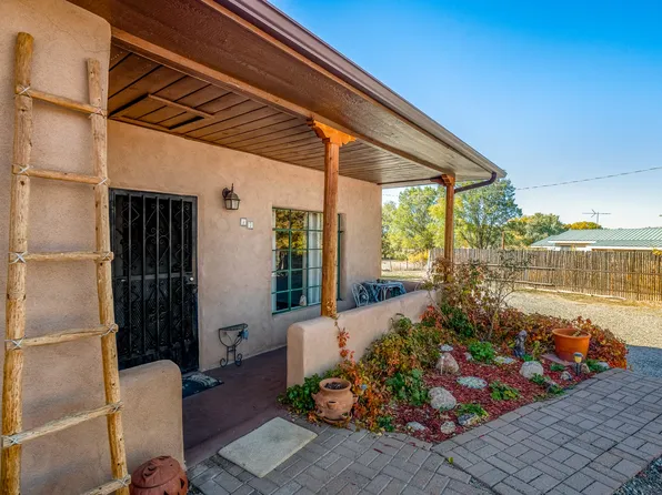 17 Camino San Ysidro, Santa Fe, NM 87506