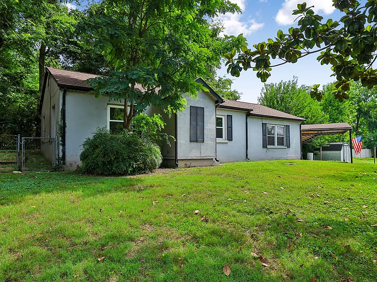 810 Velma Ln — Photo 8