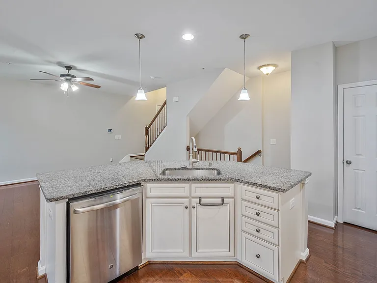 25218 Briargate Ter — Photo 8