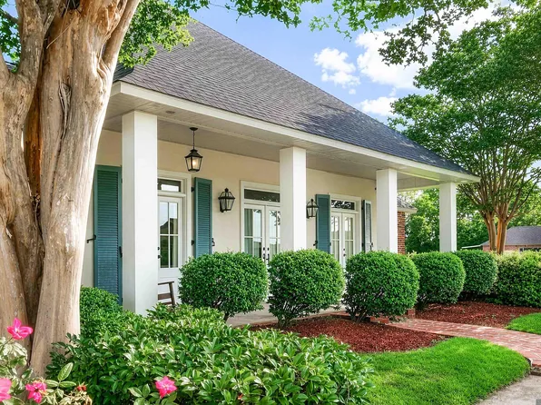 8768 Wyeth Dr, Denham Springs, LA 70706