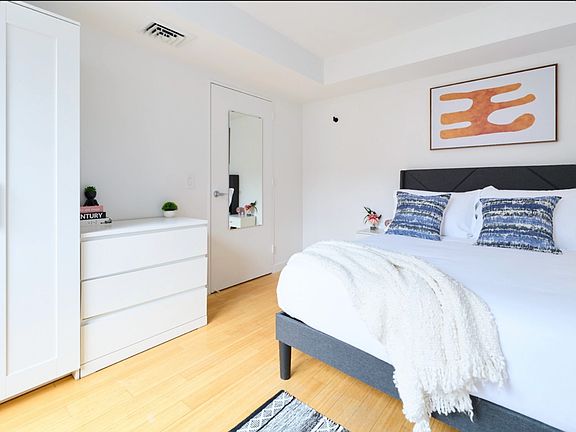 5th image of 43 Avenue C #726