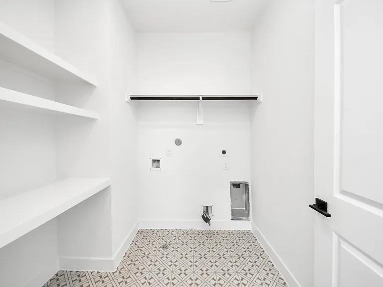 860 Rachel St #A — Photo 22