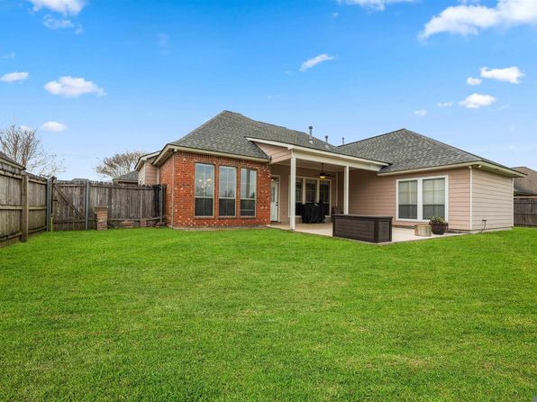 12490 Plantation Creek Dr, Geismar, LA 70734