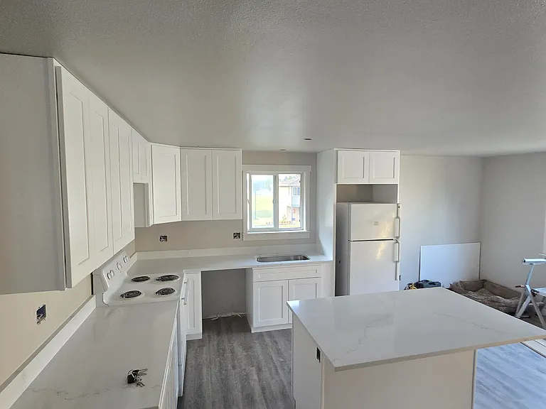 308 35th St SE — Photo 4