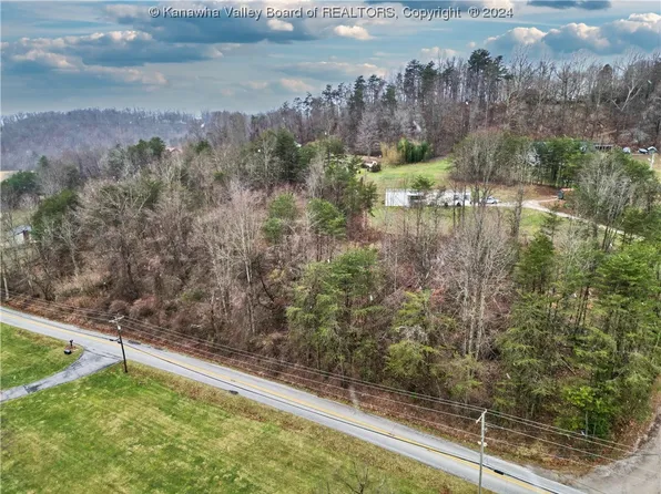 1169 Rocky Step Rd, Scott Depot, WV 25560