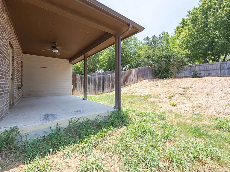1048 Carolyn Cv — Photo 22
