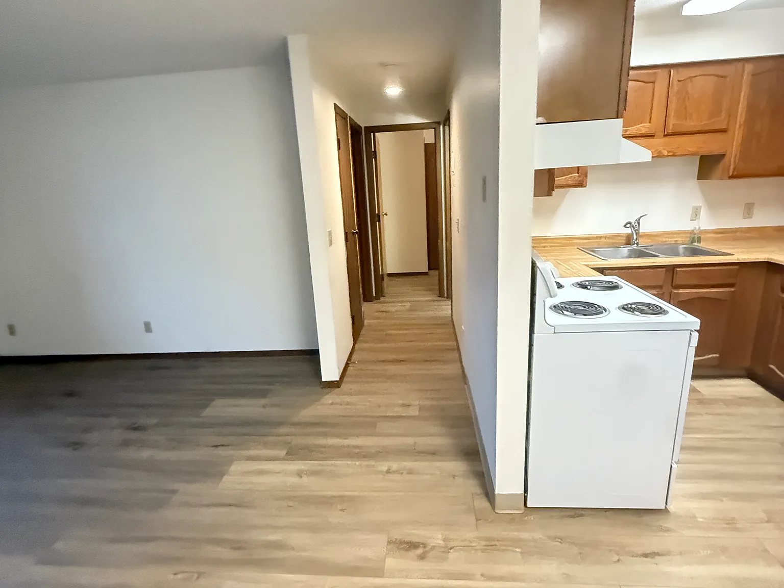 2 bed, 800 sqft, $1,185 — Photo 2