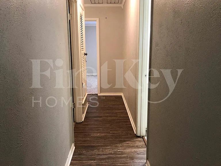 2710 Peachtree Ln — Photo 45