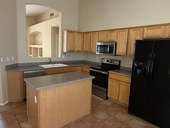 4th image of 10413 N Raintree Dr