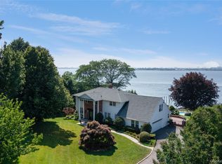24 Cricket Lane, Great Neck, NY 11024