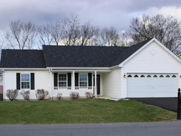 372 Marlowe Dr, Inwood, WV 25428