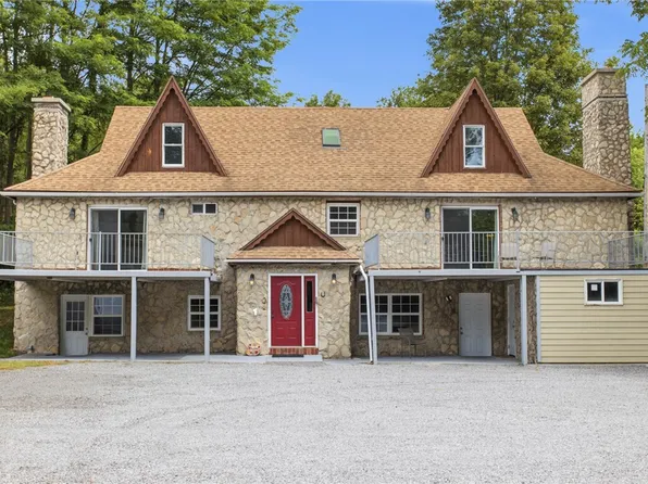 7984 W Bergen Rd, Le Roy, NY 14482