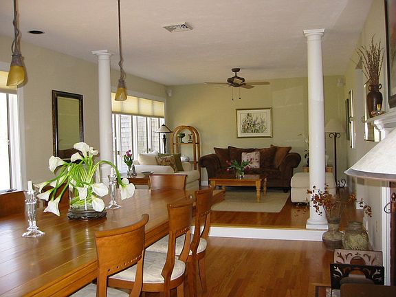 Dining room/Living room