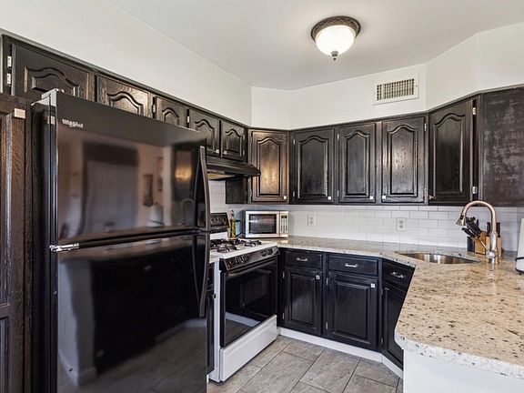 5th image of 3415 Brookview Rd