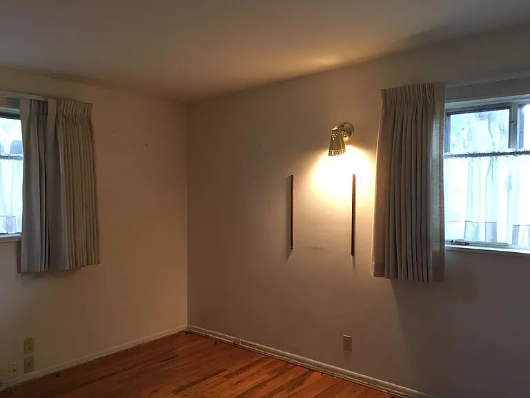 1520 S Grape St — Photo 5