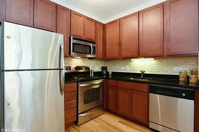 1 E 8th St #1014 — Photo 7