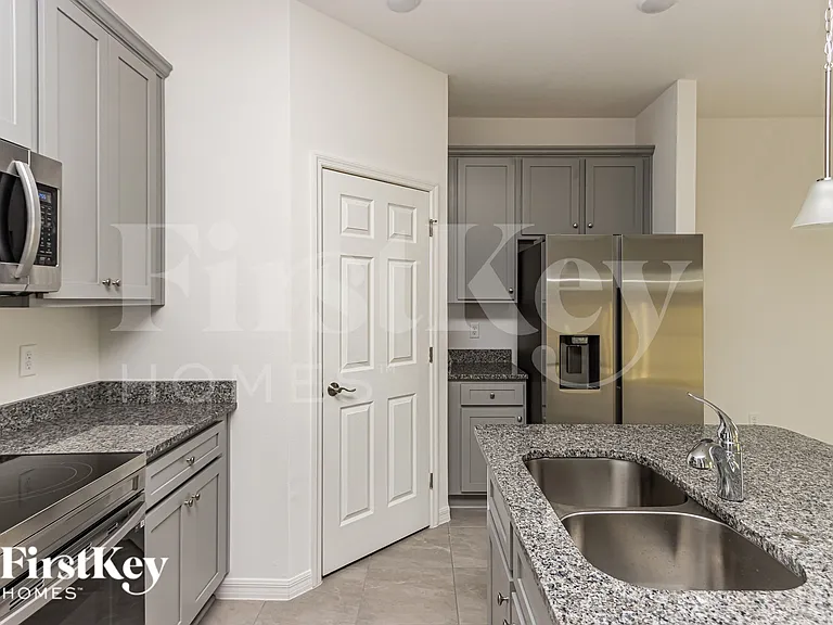 588 Crown Rose Dr — Photo 6