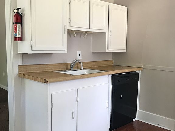 2nd image of 404 Orchard St