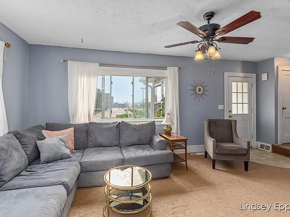4th image of 1519 Marshall Ave SE