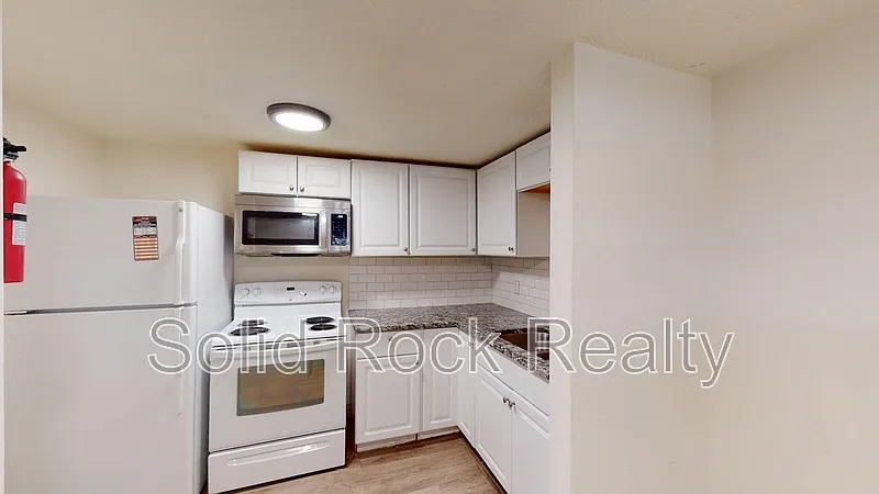 1411 S Corona Ave #3