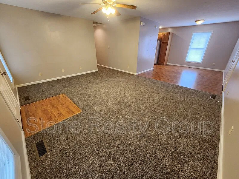 3 bed, 2.0 bath, $1,600 — Photo 2