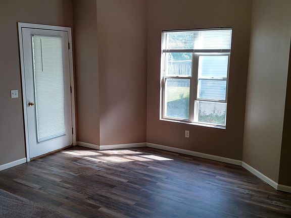 4th image of 3286 Silverwood Dr