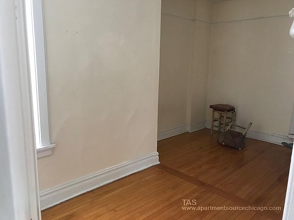 2nd image of 2615 N Halsted St APT 3R